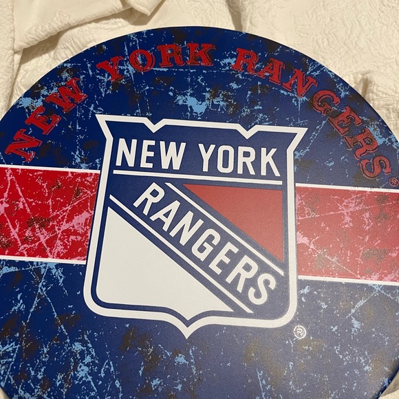 NWT FOCO USA 13.5”’Metal Bottle Cap Wall Hanging/Dazzler New York Rangers - Picture 4 of 9